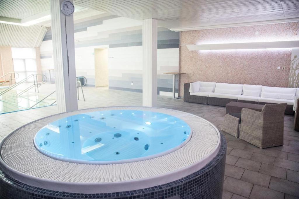 Wellness Hotel Orlik Kozarovice Екстер'єр фото