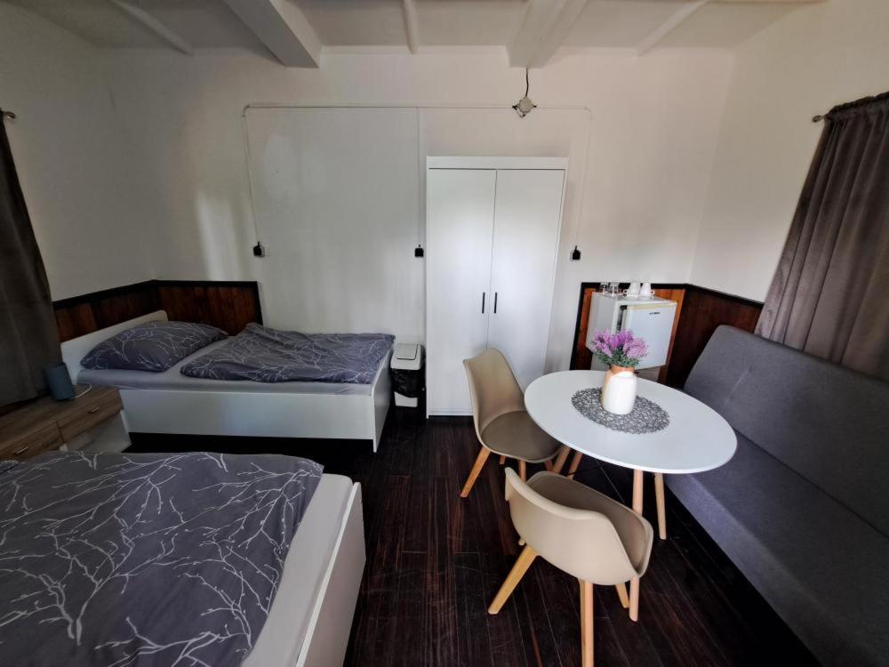 Wellness Hotel Orlik Kozarovice Екстер'єр фото