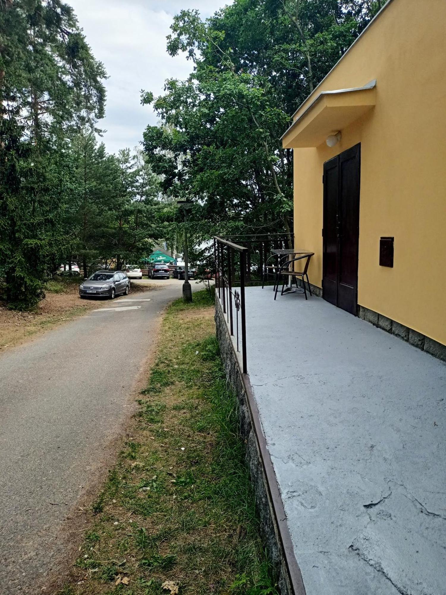 Wellness Hotel Orlik Kozarovice Екстер'єр фото